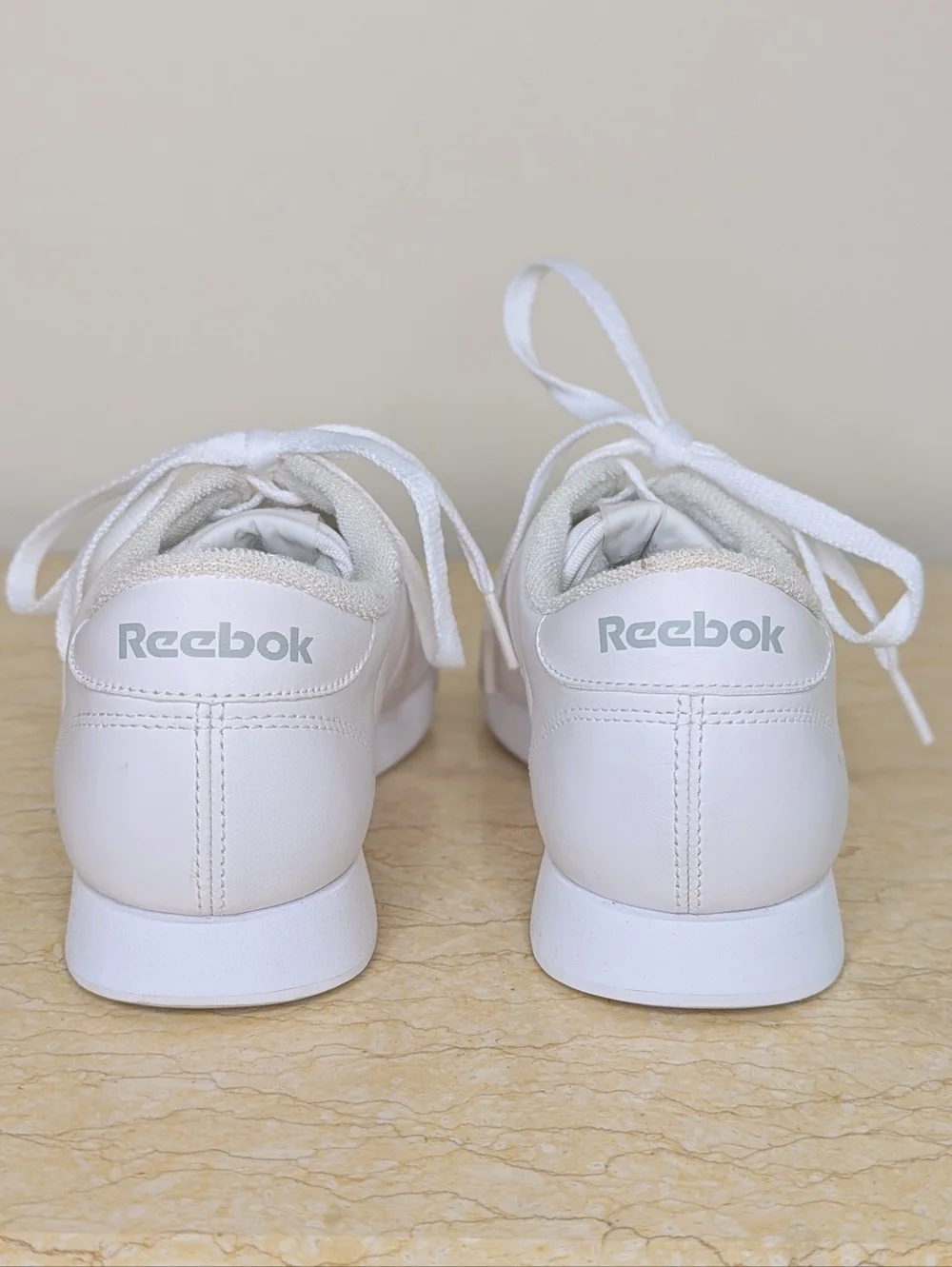 Reebok Classic White Athletic Shoe Classic Sneaker Women's 7.5